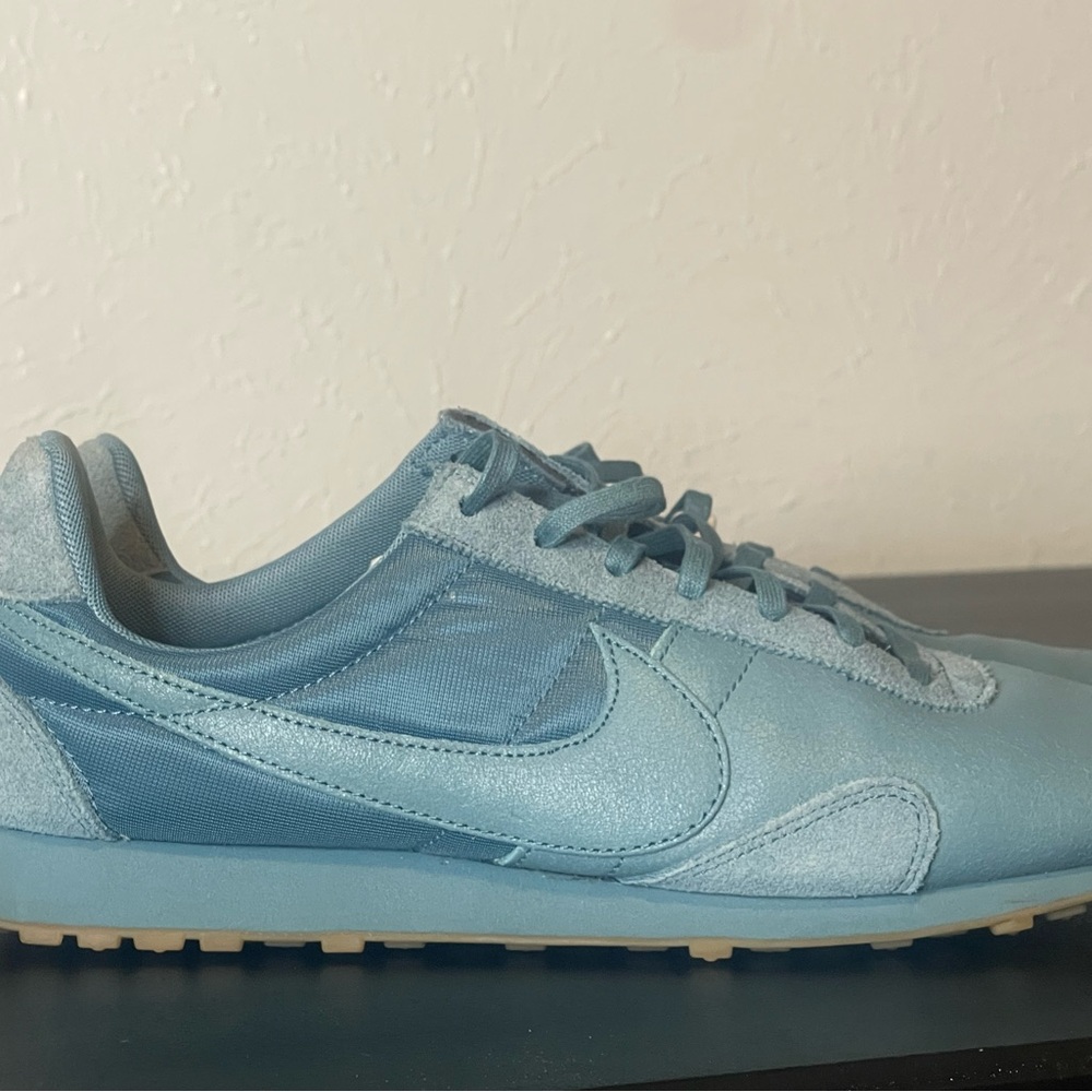 Montreal Racer Nike Sneaker - Picture 3 of 8